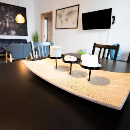 Schlosschemnitz-tolle Ferienwohnung Mit Balkon *