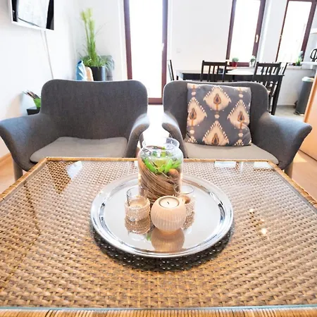 Schlosschemnitz-tolle Ferienwohnung Mit Balkon Daire *