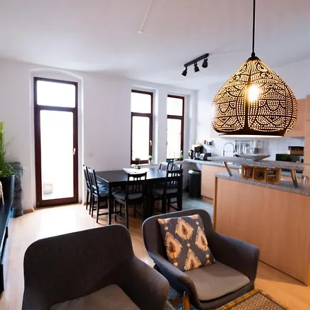 Schlosschemnitz-tolle Ferienwohnung Mit Balkon