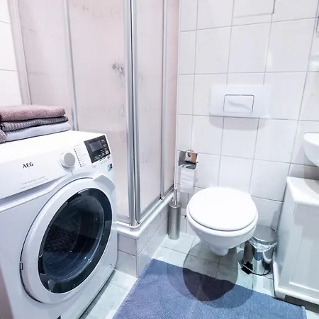 Schlosschemnitz-tolle Ferienwohnung Mit Balkon *