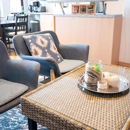 Apartment Schlosschemnitz-tolle Ferienwohnung Mit Balkon *