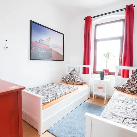 Schlosschemnitz-tolle Ferienwohnung Mit Balkon Daire