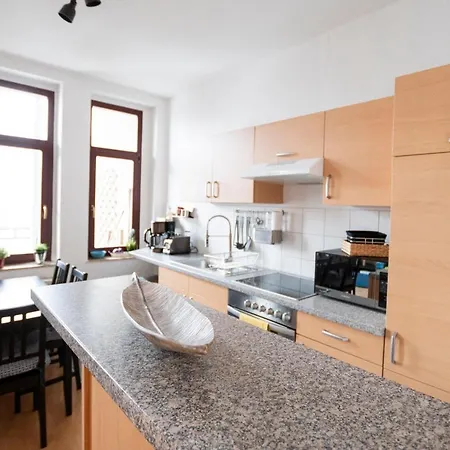 Daire Schlosschemnitz-tolle Ferienwohnung Mit Balkon Chemnitz