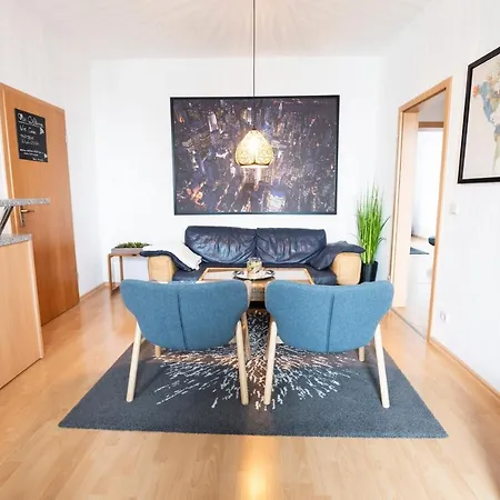 Schlosschemnitz-tolle Ferienwohnung Mit Balkon Daire